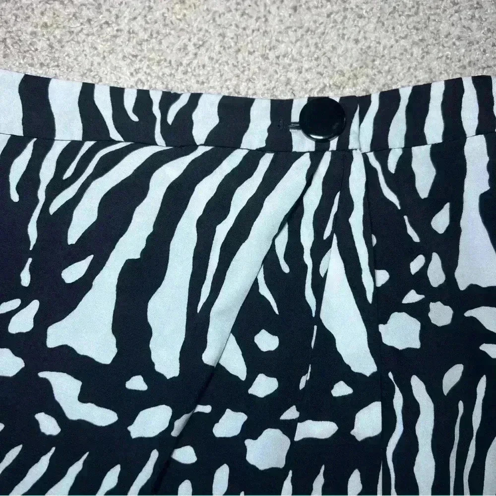 Ann Taylor Size 8 Women’s Black/White Zebra Print Straight Skirt Faux Wrap - Picture 2 of 6